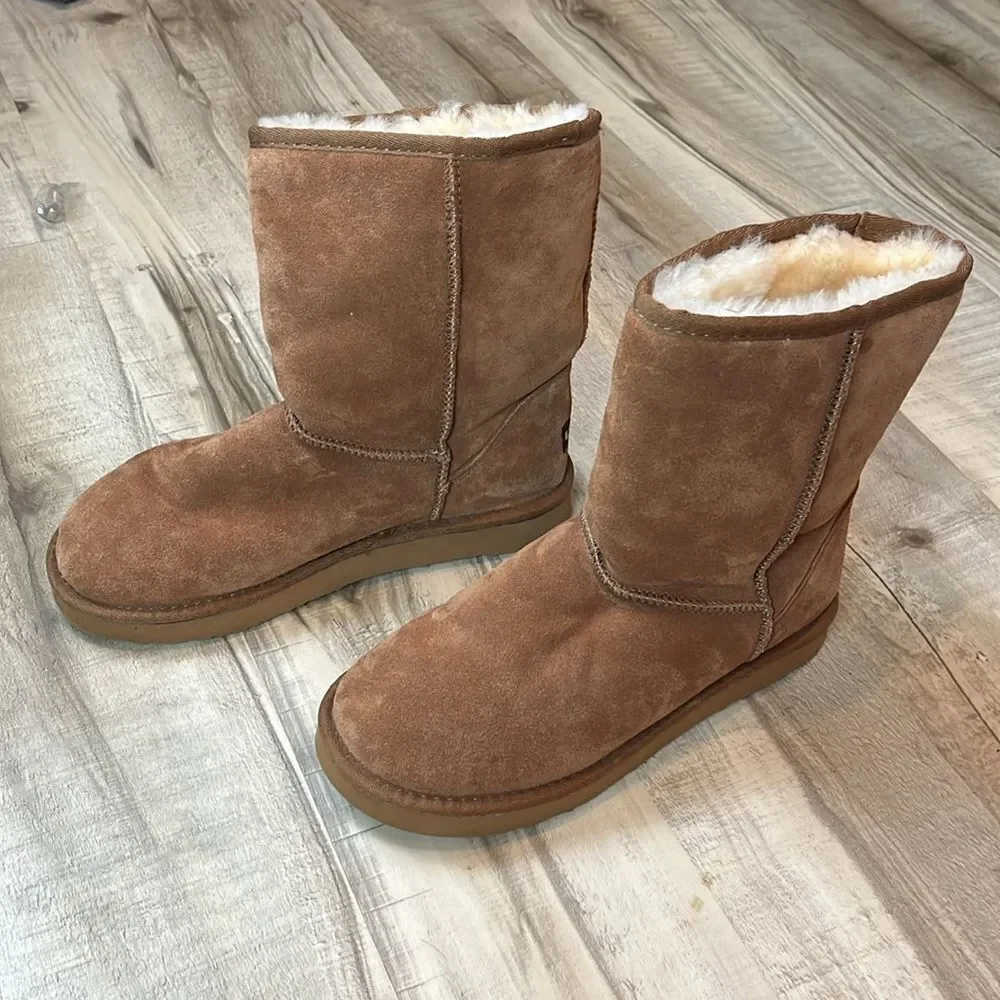 Lamo Water & Stain Resistant Premium Suede Boot- Kora size 10